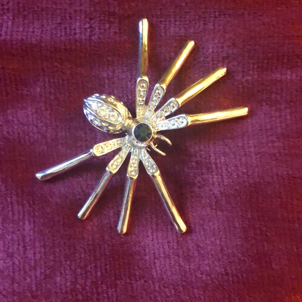 Silver spider pendant sapphire